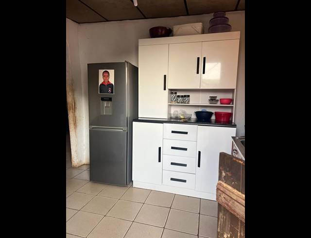 2 BEDROOM HOUSE FOR SALE IN KATLEHONG SOUTH